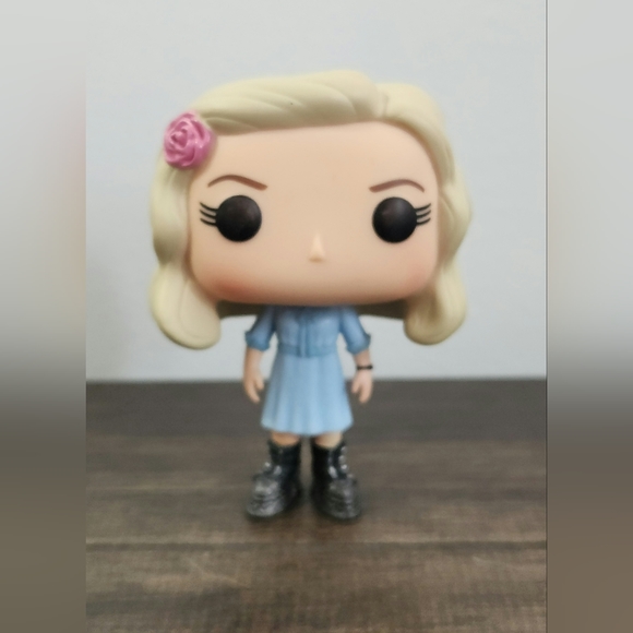 Funko Pop! Movies #261 Miss Peregrines Home: Emma Bloom Vinyl Figure - Picture 1 of 5